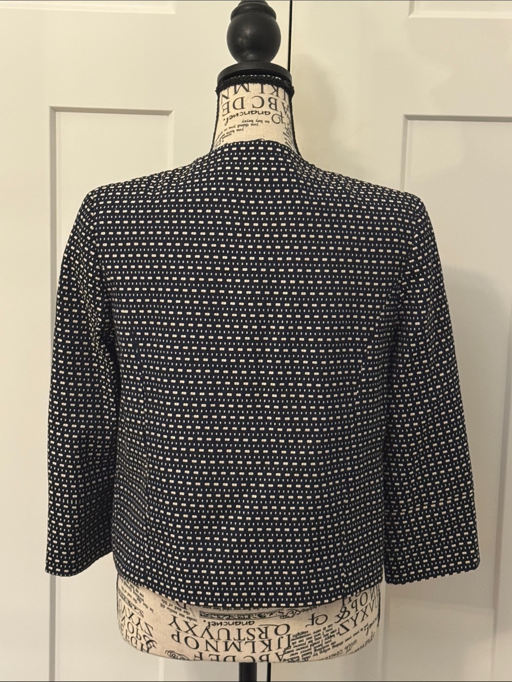 Black & White Textured Open-Front Women's Blazer - Picture 4 of 4